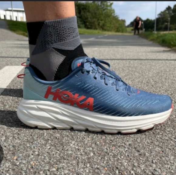 Hoka Rincon 3 sneaker - Picture 1 of 11